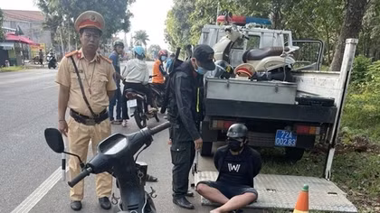 Khoảnh khắc đối mặt với tên cướp nguy hiểm của Đại úy CSGT