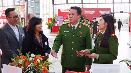 Bỏ sổ hộ khẩu giấy góp phần thúc đẩy cải cách thủ tục hành chính