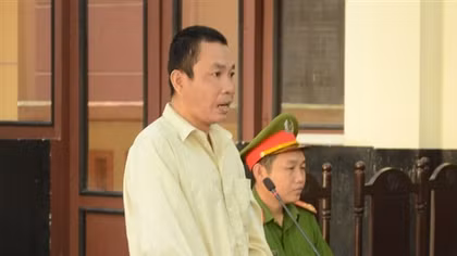 Nghịch tử lãnh án chung thân