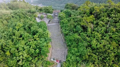 Dùng dằng Hoành Sơn Quan