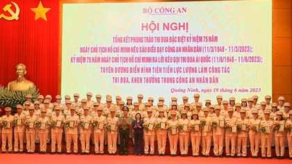 Tiếp tục đẩy mạnh phong trào thi đua yêu nước, tập trung hướng về cơ sở