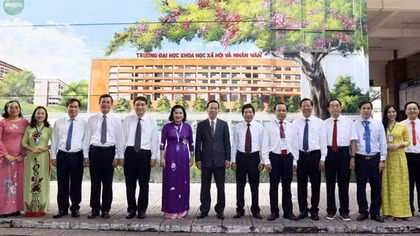 Chủ tịch nước thăm Trường Đại học Khoa học Xã hội và Nhân văn - Đại học Quốc gia TP Hồ Chí Minh