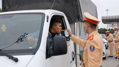 Bộ Giao thông Vận tải nghiêm cấm cán bộ, công chức can thiệp xử lý vi phạm giao thông