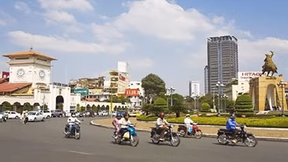 Bắc Bộ nắng ấm ban ngày; Nam Bộ mưa đêm, ngày nắng to