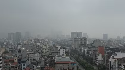 Vì sao Hà Nội xuất hiện sương mù dày đặc?