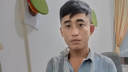 Đối tượng 3 tiền án lái xe mang theo 2 khẩu súng "phòng thân"
