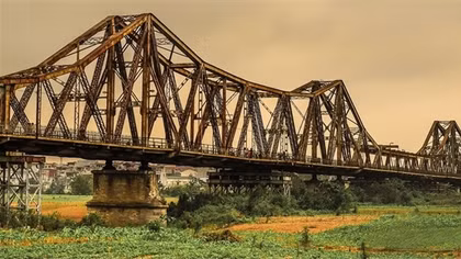 Những trăn trở trong bảo tồn và tôn tạo cầu Long Biên