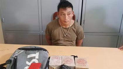 Bắt giữ đối tượng vận chuyển trái phép 6 bánh heroin