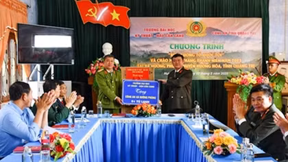 Tuổi trẻ Đại học Kỹ thuật - Hậu cần CAND tổ chức chương trình “Biên cương Tổ quốc tôi”
