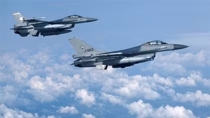 Mỹ chấp thuận chuyển máy bay F-16 từ hai nước NATO cho Ukraine