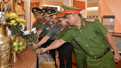 Ý nghĩa chương trình “Hành quân về nguồn” và “Rung chuông vàng”