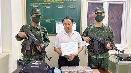 Bắt 2 vụ vận chuyển 16 bánh heroin