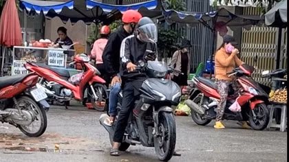Hai tên cướp "múa gậy trong bị"