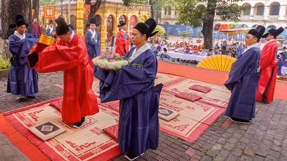 Độc đáo Tết Đoan Ngọ chốn hoàng cung Thăng Long