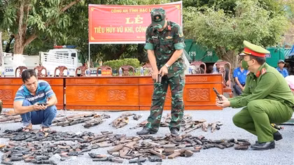 Bạc Liêu tích cực vận động người dân giao nộp vũ khí, vật liệu nổ, công cụ hỗ trợ