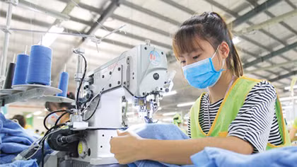 Gỡ khó giúp doanh nghiệp “bơi trong vòng xoáy”