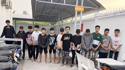 Ngăn chặn 30 thanh, thiếu niên mang hung khí chuẩn bị hỗn chiến