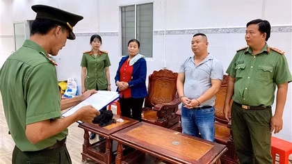 Truy tố kẻ cưỡng ép 39 người Việt Nam ở lại Nga trái phép