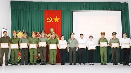 Hiệu quả tích cực ở xã điển hình phong trào Toàn dân bảo vệ ANTQ