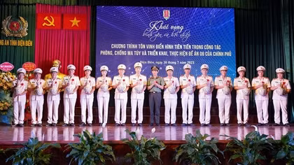 Công an tỉnh Điện Biên tôn vinh điển hình tiên tiến trong triển khai Đề án 06 và phòng, chống ma túy