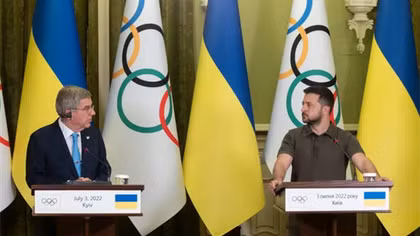 Chủ tịch Olympic nói gì khi Tổng thống Ukraine kêu gọi tẩy chay vận động viên Nga?