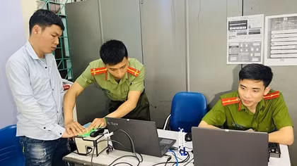 11 tổ công tác lên đường về các tỉnh làm thủ tục cấp CCCD cho công dân Hà Nam