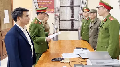Khởi tố trưởng thôn vì cho đấu thầu đất sai thẩm quyền