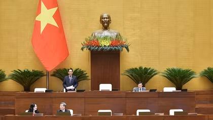 Thảo luận chính sách phát triển vận tải công cộng, xe đưa đón học sinh, công nhân