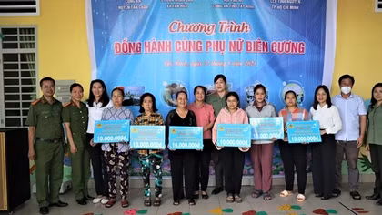 Công an Tây Ninh khám bệnh, phát thuốc miễn phí cho 800 người dân nghèo