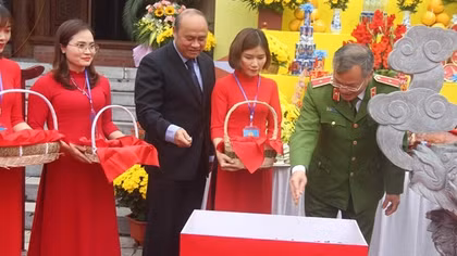 Thứ trưởng Nguyễn Văn Long dự khai hội Xuân đền Thần Nông và phát động Tết trồng cây