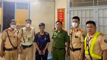 CSGT bắt đối tượng “ăn mồi đêm khuya”