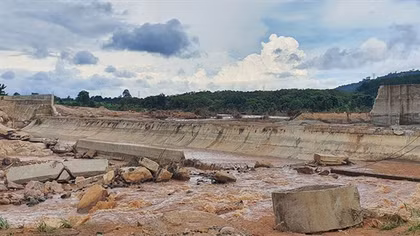 Phó Chủ tịch tỉnh “soi” năng lực đơn vị thi công nhà máy thủy điện bị vỡ