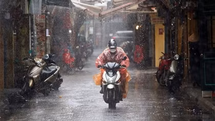 Mưa giông từ Bắc vào Nam, nhiều nơi mưa rất to