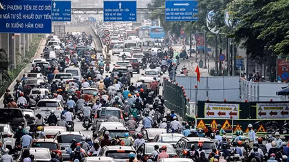 Hà Nội vẫn loay hoay với “bài toán” chống ùn tắc giao thông