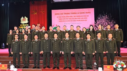 Thứ trưởng Lê Quốc Hùng kiểm tra công tác ứng trực và chúc Tết một số đơn vị