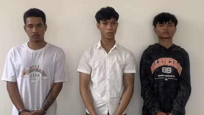 Khởi tố nhóm đối tượng dùng súng rulo cướp ngân hàng