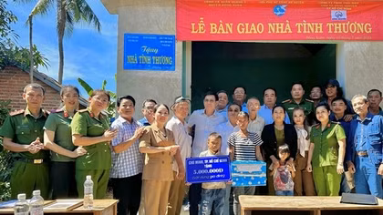 Tấm lòng những người “Mẹ đỡ đầu”