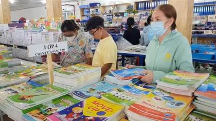 Sắp khai giảng, nhiều địa phương vẫn chưa chốt số lượng sách giáo khoa
