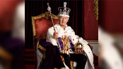 Công bố bức ảnh chân dung đăng quang chính thức của Vua Charles III