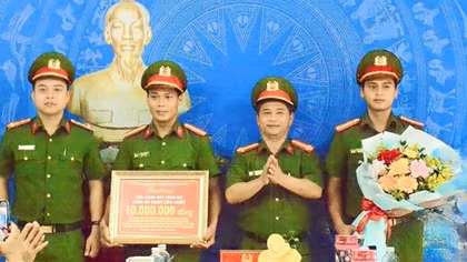 Khen thưởng vụ bắt giữ “siêu trộm” và nữ Youtuber bán ma túy