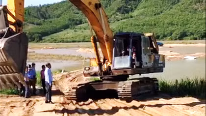 Phú Yên chỉ đạo xử lý vụ giữ xe đào cát và 25.118m3 cát trong hơn 30 tháng