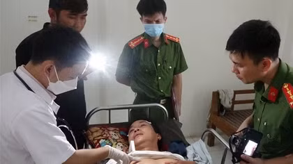 Ngăn em trai hành hung vợ, anh ruột bị đâm chết