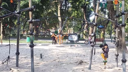 Bài toán sân chơi công cộng cho trẻ