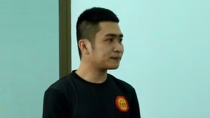 Rủ chơi đánh bài không được, dùng dao đâm 2 người