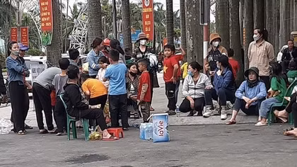 Thị xã Cửa Lò siết chặt quản lí xe điện 4 bánh trước mùa du lịch