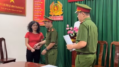 Bệnh "ngáo" quyền lực trên mạng và những hệ lụy