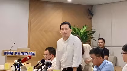 Không phải "phong sát" mà chỉ là hạn chế hình ảnh nghệ sỹ lệch chuẩn