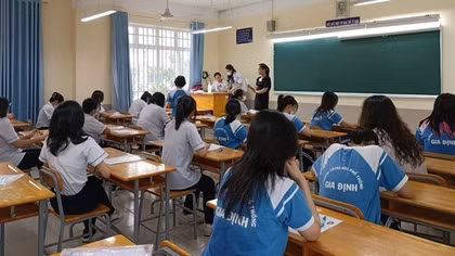 TP Hồ Chí Minh: Bị gãy hai tay, nam sinh vẫn quyết tâm thi THPT