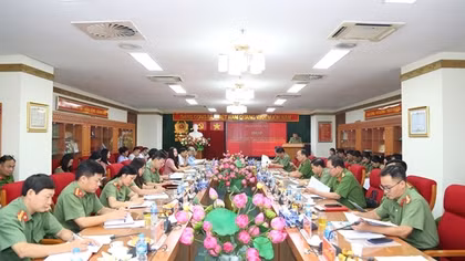 Hoàn thiện các điều kiện để triển khai đào tạo trung cấp lý luận chính trị trong CAND