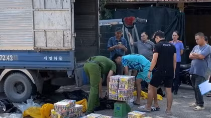 “Nhồi” 1,3 tấn pháo lên xe tải rồi ung dung lái về TP Hồ Chí Minh